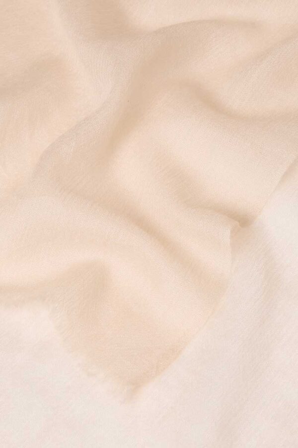 Close Up of Featherweight in Blush